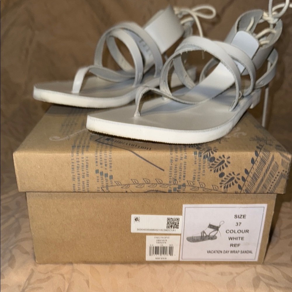 Free People White Sandals Size 7 - Picture 5 of 8